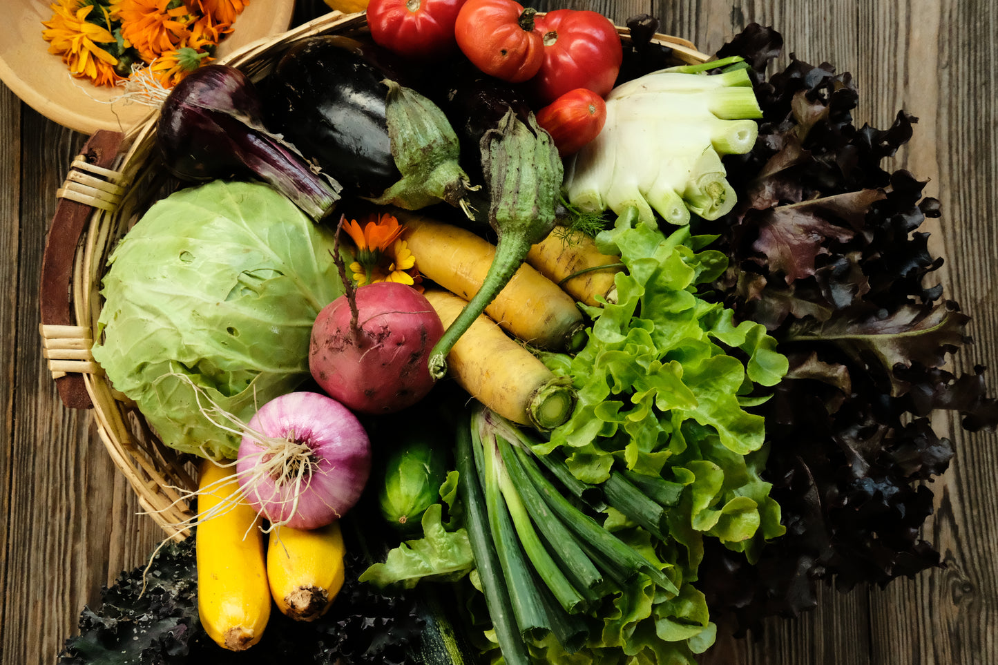 Naturnah. • Erfolgreich gärtnern - ohne Chemie